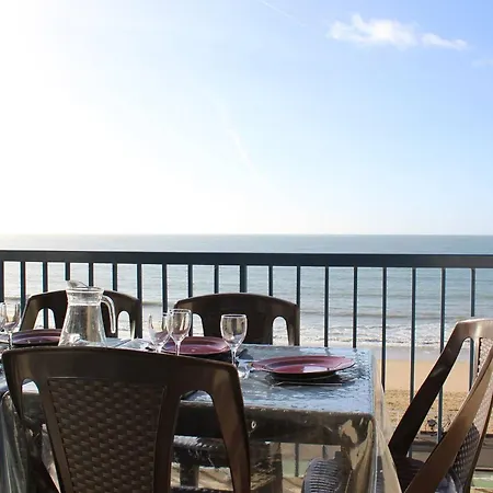 Front De A : T2 Avec Terrasse, Parking Et Wifi - Fr-1-245-120